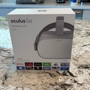 Oculus Go VR Headset - Silver Gray